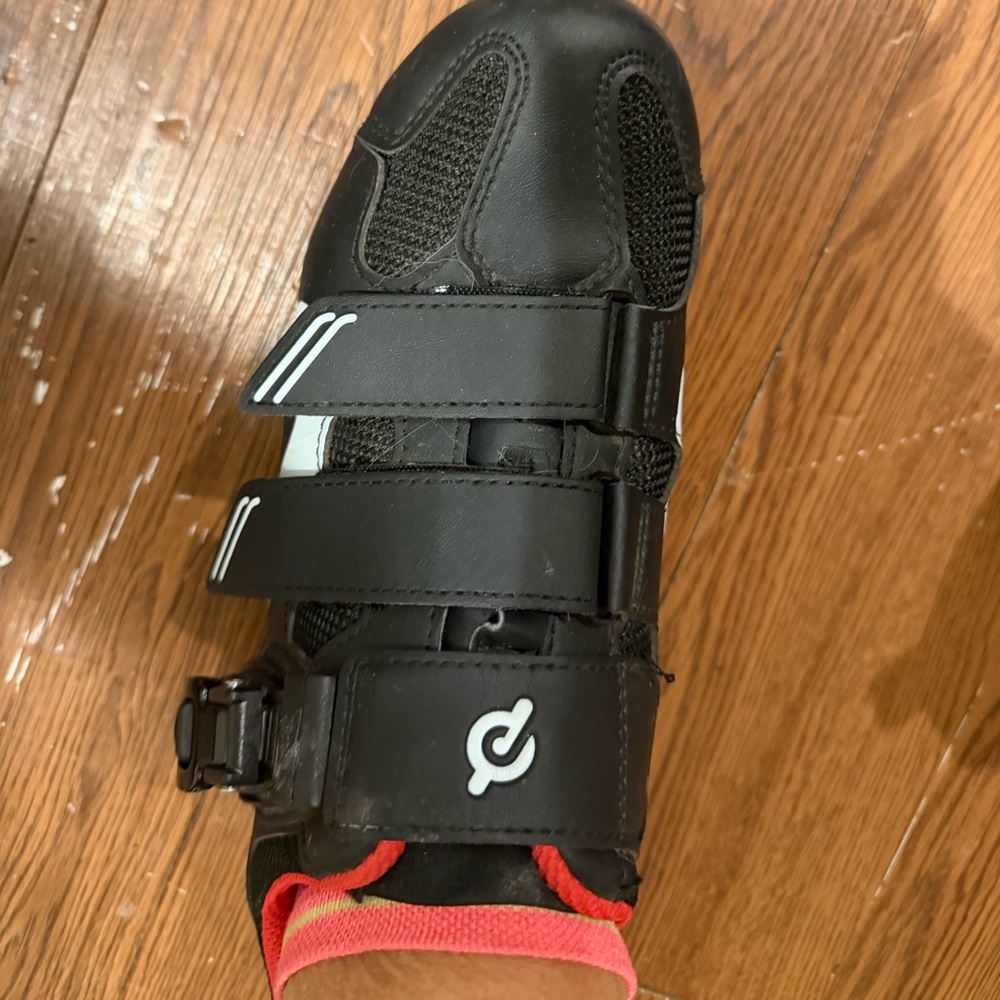 Peloton cycling shoes size 40